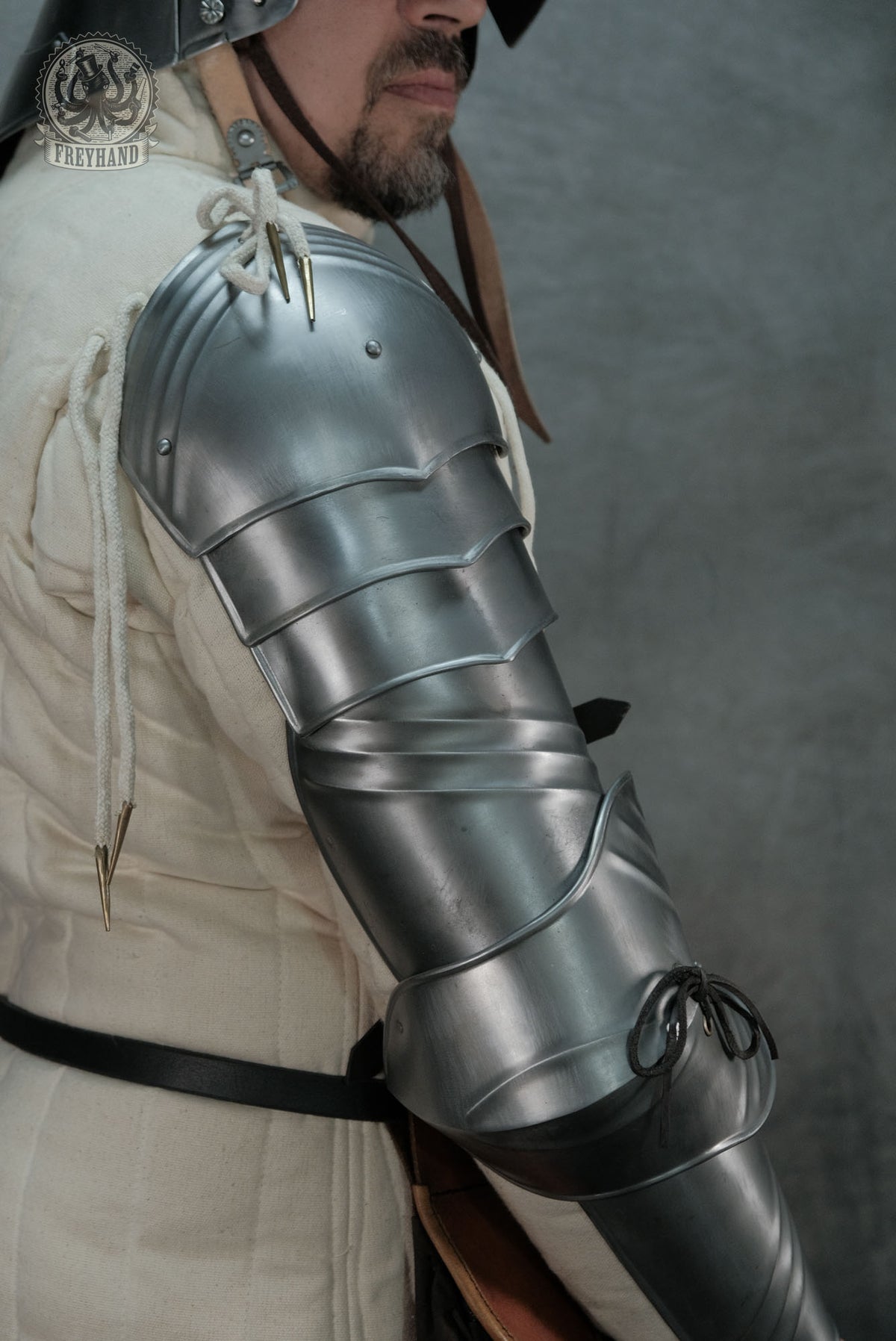 Armpanzer schwer "Greifenfels" Stahl blank Paar