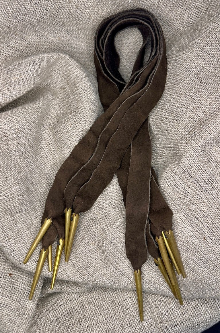 Nestelschnüre 45cm Leder mit Messingspitzen 6 Stck.