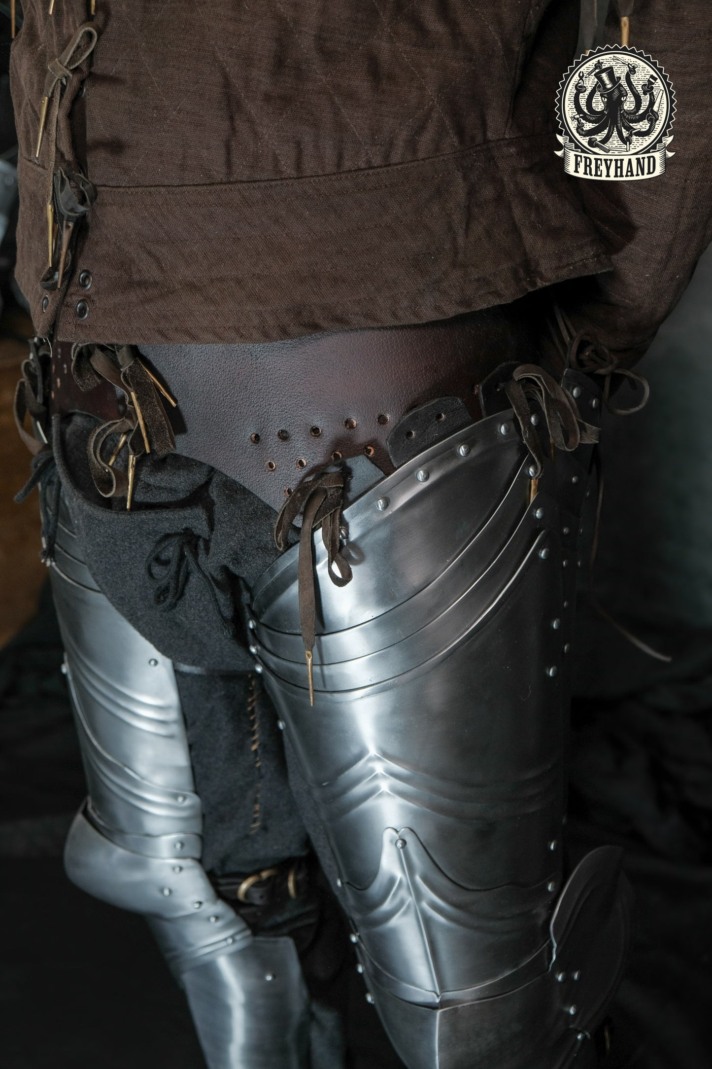 Vorbestellung Gotischer Beinpanzer Typ1