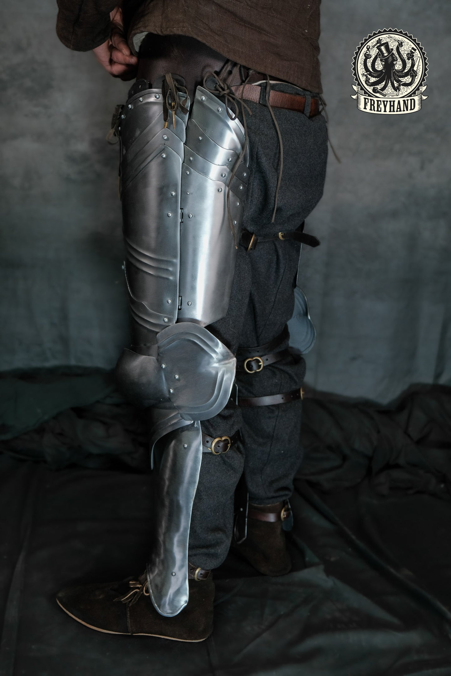 Vorbestellung Gotischer Beinpanzer Typ1
