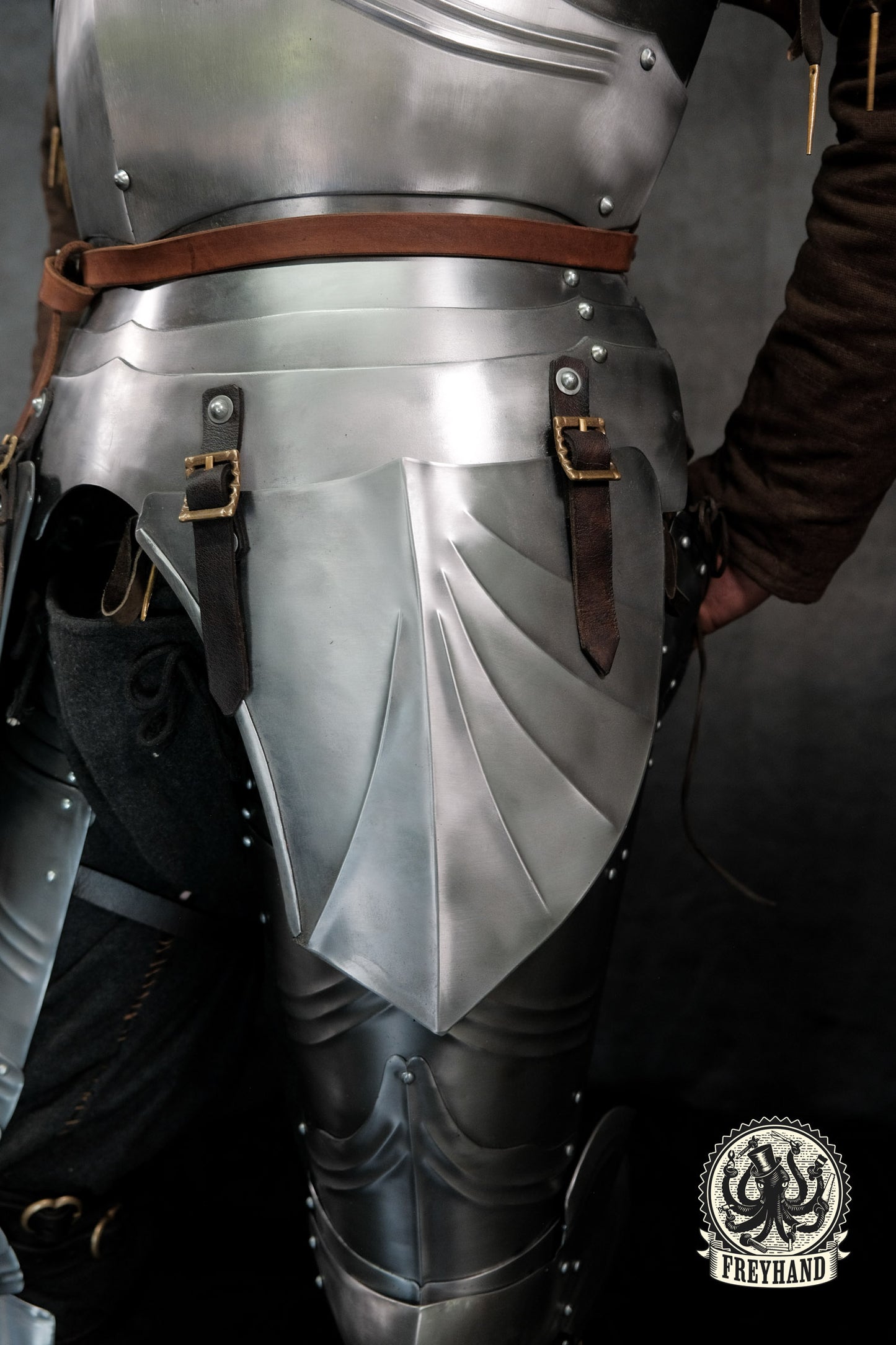 Gotischer Plattenpanzer Typ 1 Beintaschen