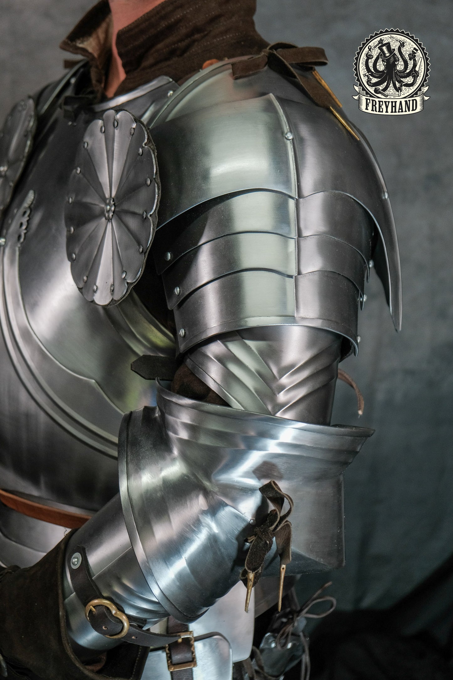 Gotischer Plattenpanzer Typ 1 Schulterpanzer