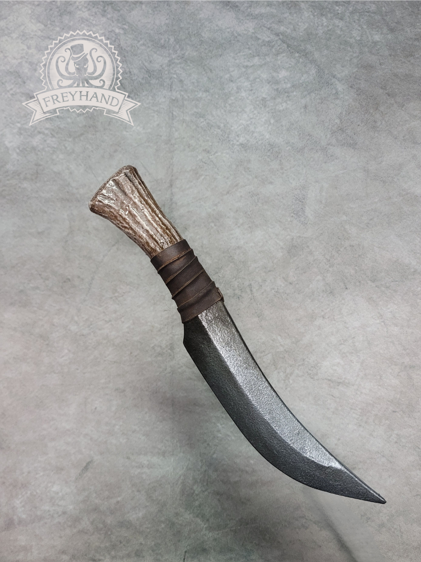 Set aus Messer Kanath und Scheide Cora