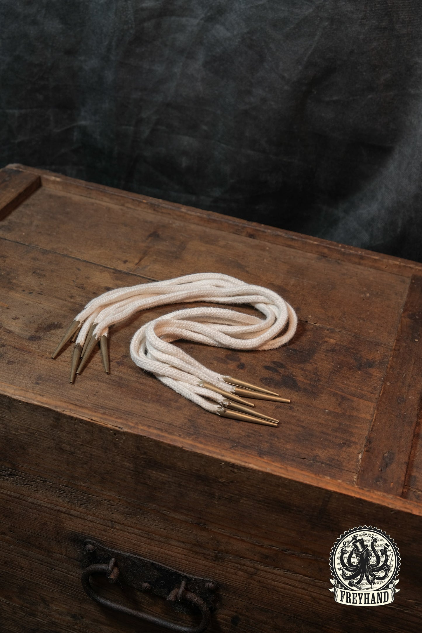 Nestelschnüre Baumwolle 45cm mit Messing tips