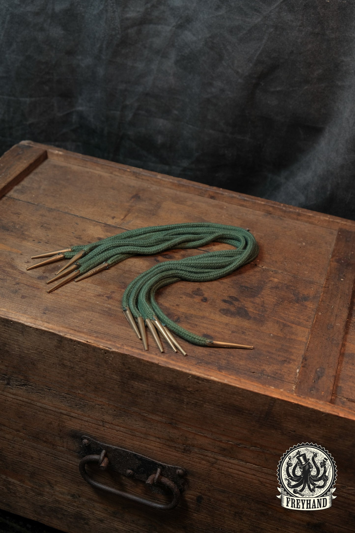 Nestelschnüre Baumwolle 45cm mit Messing tips