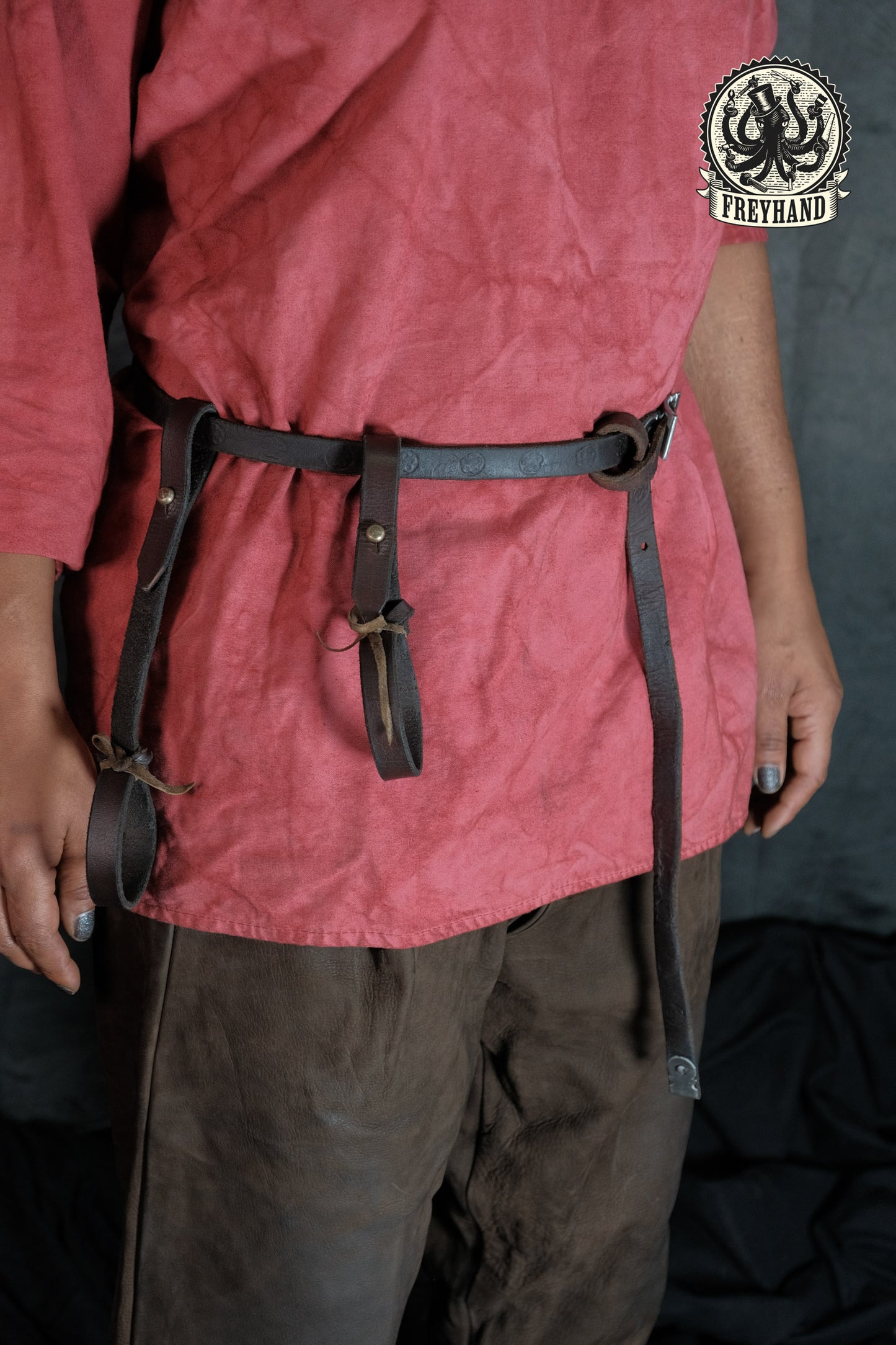 Anton Schwertscheidenhalter set