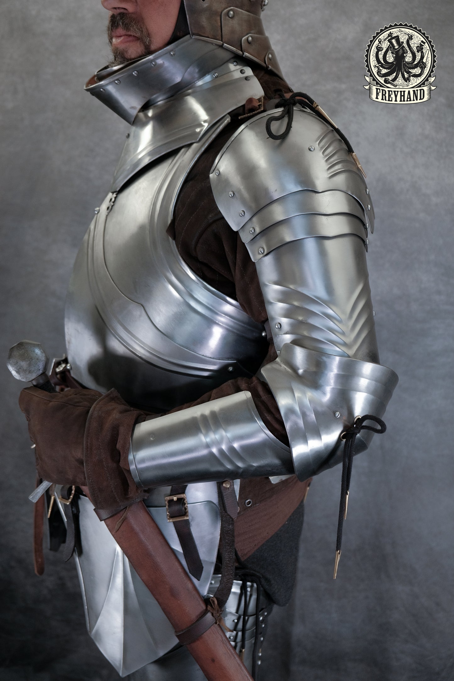 Vorbestellung Gotischer Armpanzer Typ2